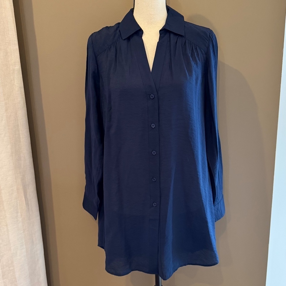 NWT INC Intl. Concepts, Navy Blue Roll Tab Button Down Long Top, Size Small